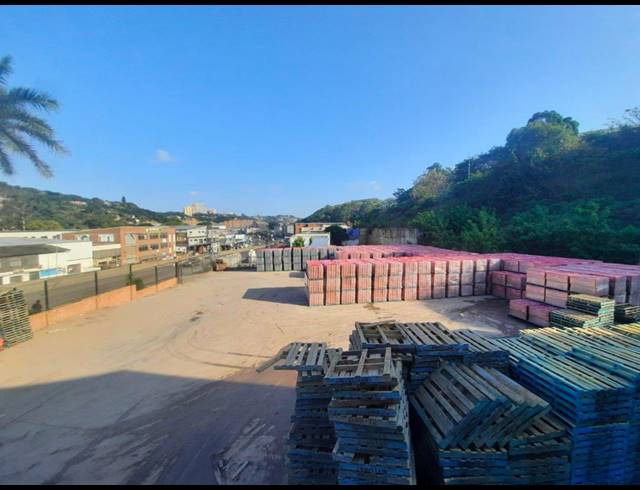 1,605M² WAREHOUSE TO LET IN SPRINGFIELD